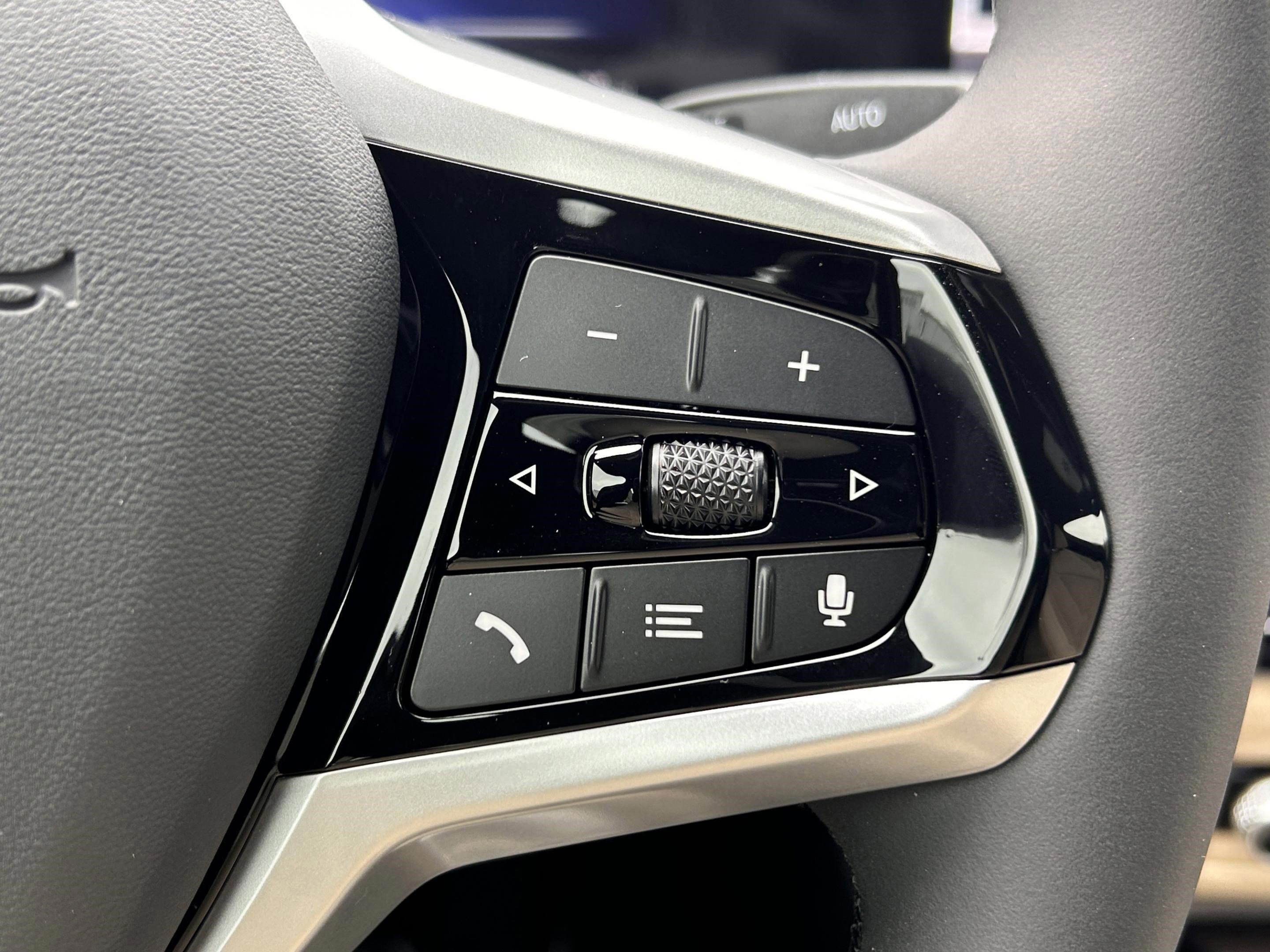 Used 2026 BMW i4 eDrive40 w/ Parking Assistance Package image 31