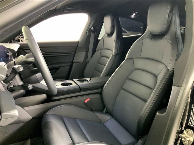 Used 2022 Porsche Taycan image 5