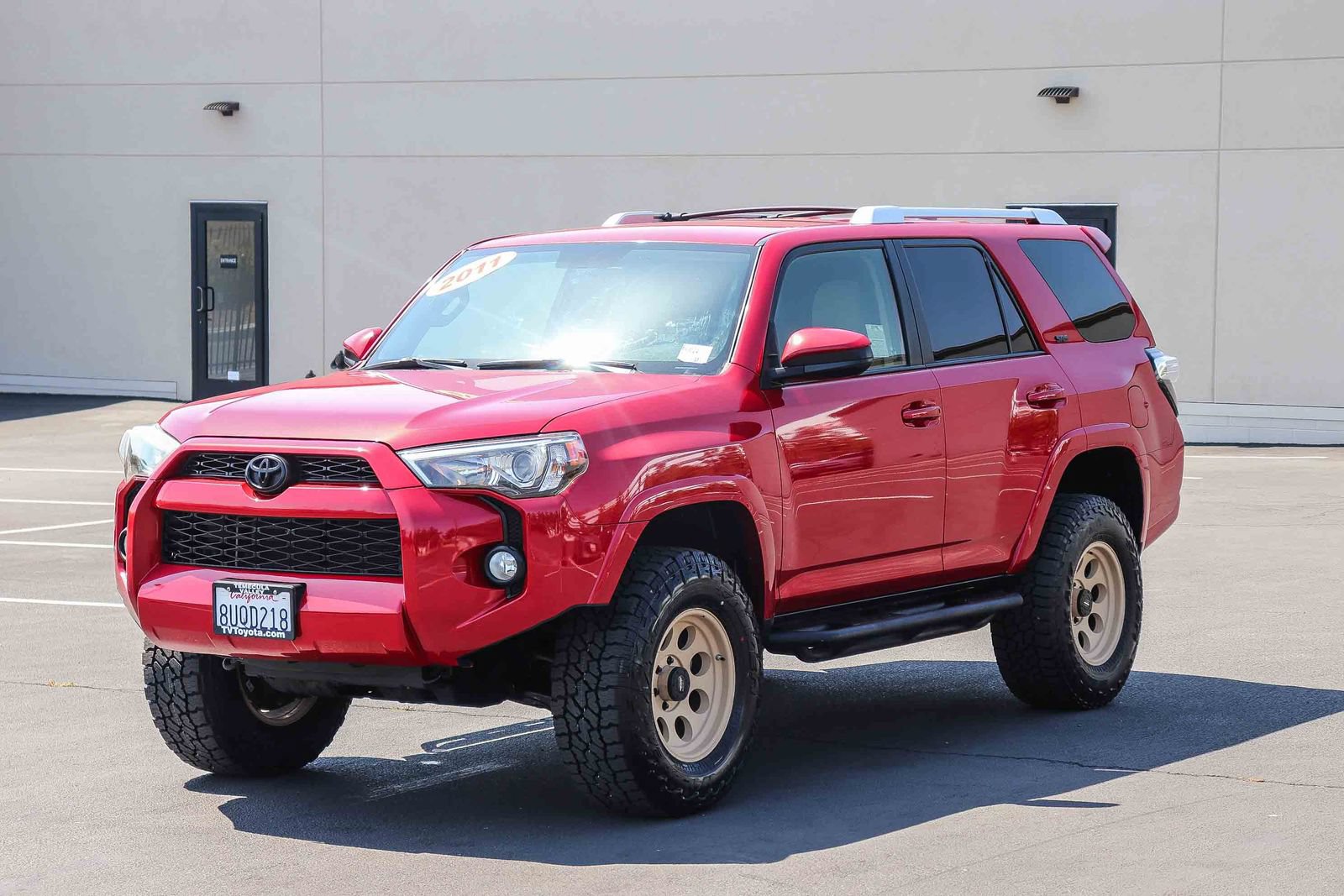 Used 2017 Toyota 4Runner SR5 AWD/4WD image 3