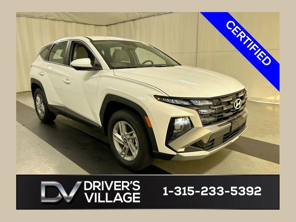 Used 2025 Hyundai Tucson SE image 1