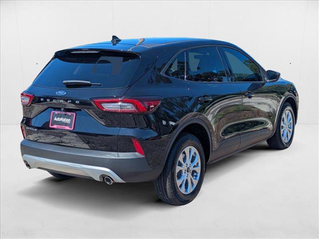 New 2025 Ford Escape Active image 2