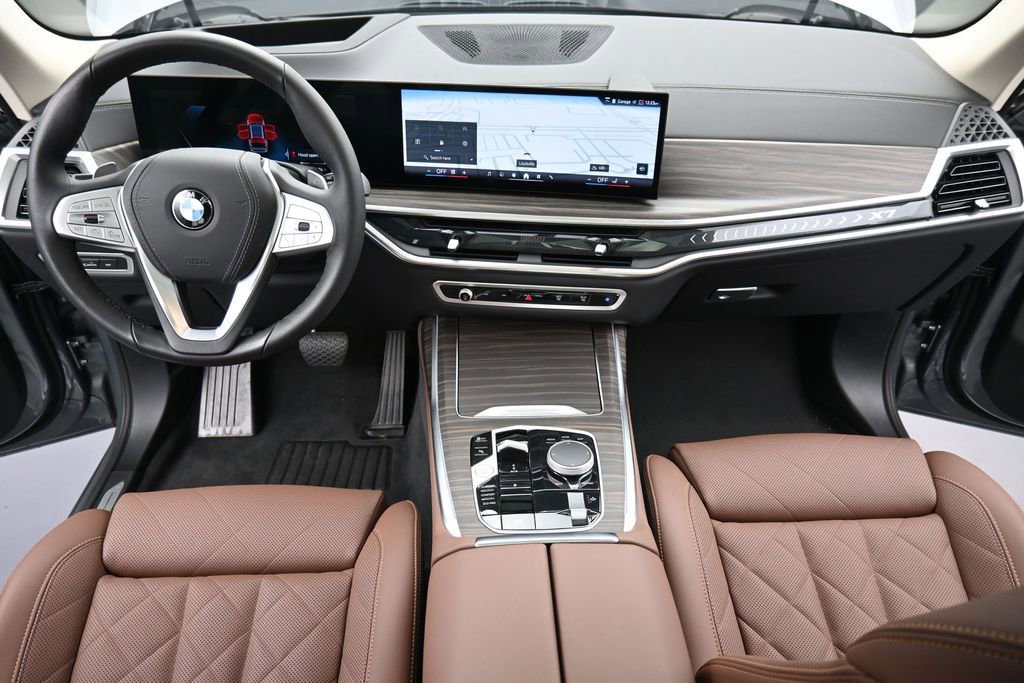 Used 2026 BMW X7 xDrive40i AWD/4WD image 13