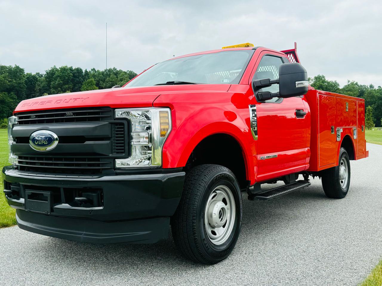 Used 2019 Ford F250 XL w/ Power Equipment Group AWD/4WD image 1