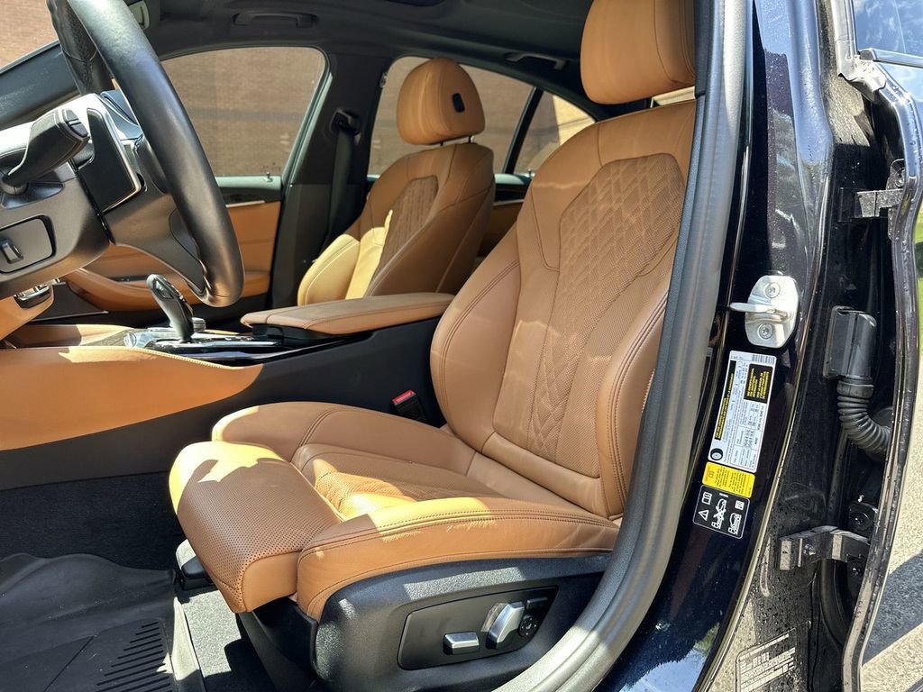 Used 2022 BMW 540i xDrive w/ M Sport Package image 35