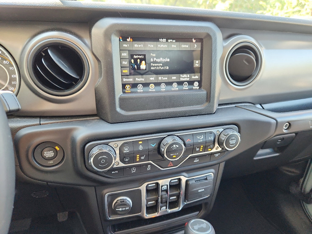 Used 2023 Jeep Wrangler Sport S image 27