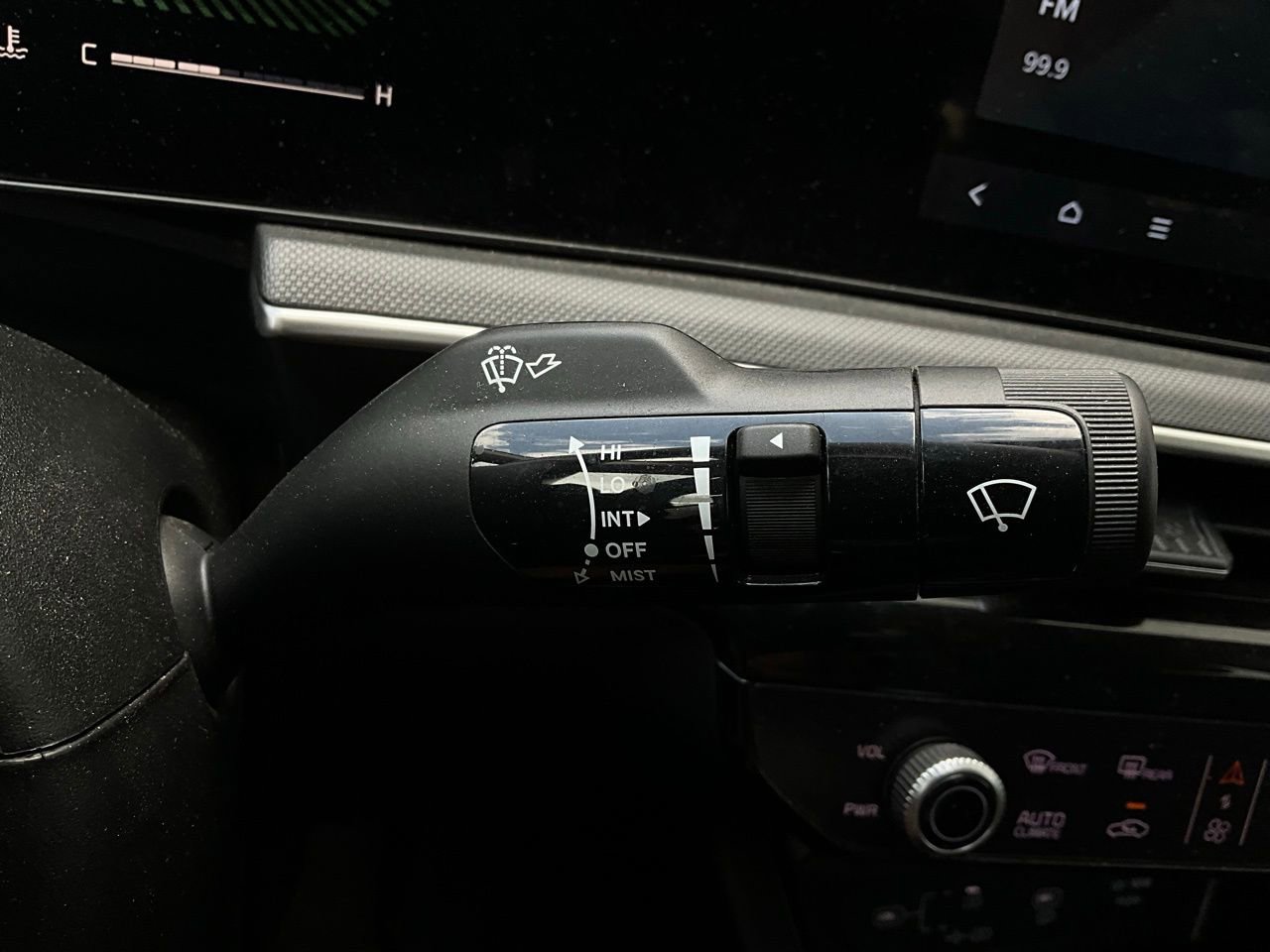 Used 2025 Kia K5 LXS FWD image 38