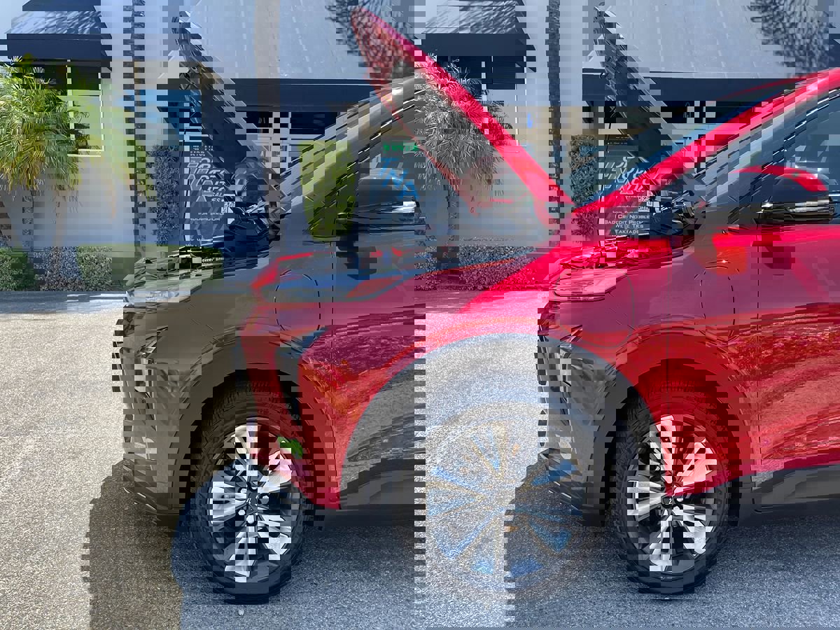 Used 2022 Chevrolet Bolt EUV LT w/ Convenience Package image 34