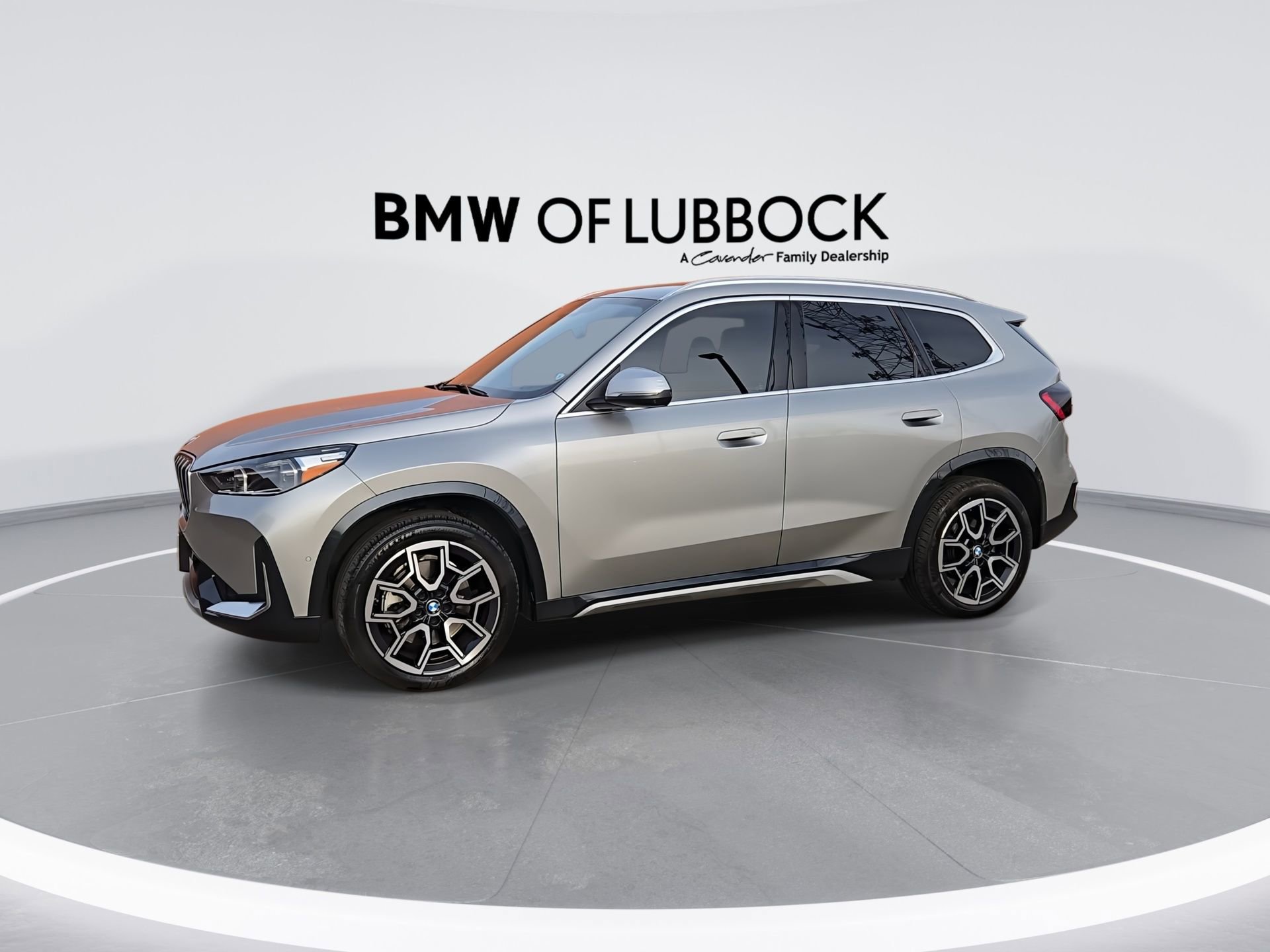 Used 2023 BMW X1 xDrive28i w/ Premium Package AWD/4WD image 5