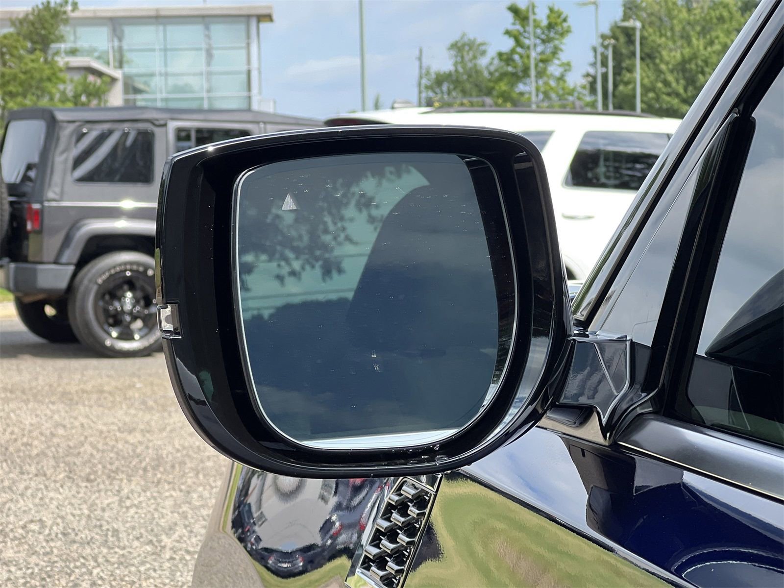 New 2025 Nissan Armada Platinum Reserve image 32