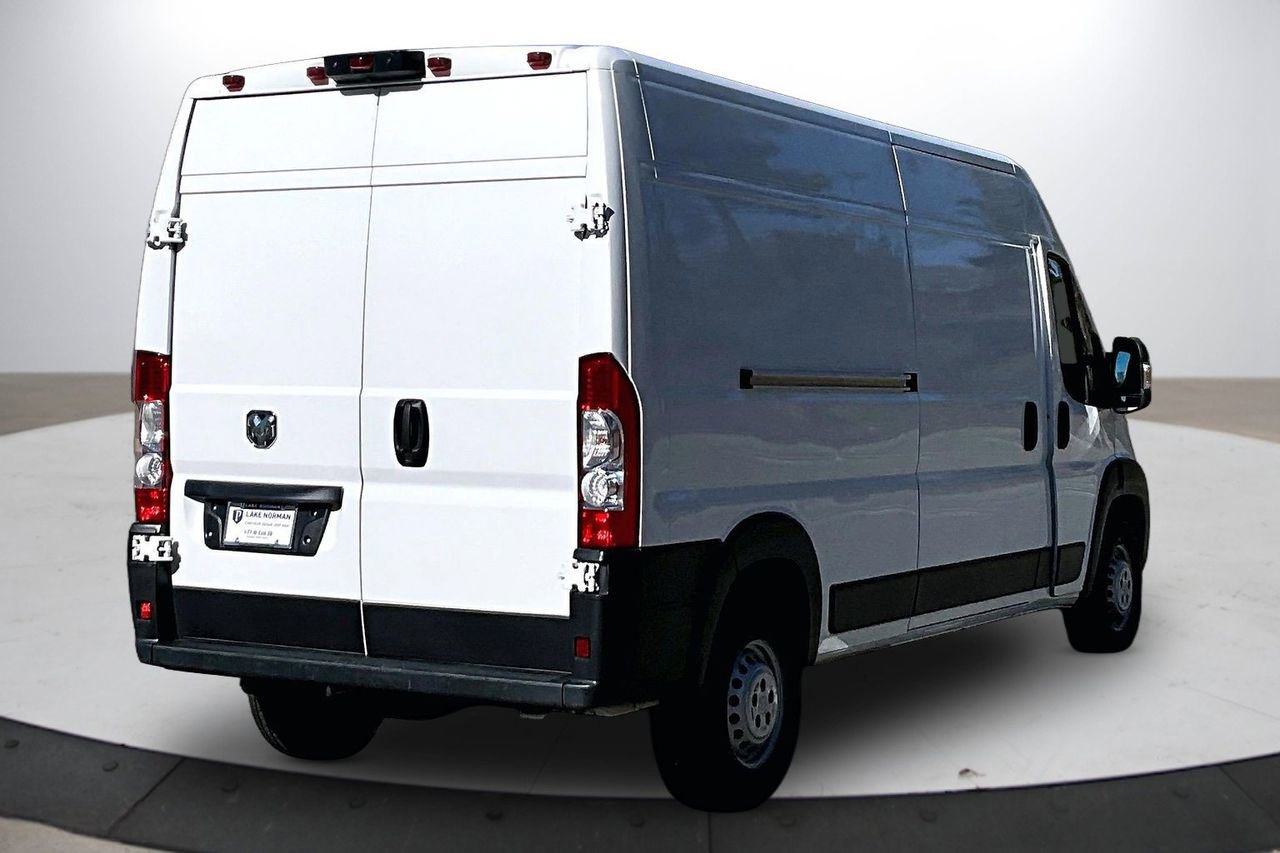 Used 2024 RAM ProMaster 2500 w/ Convenience Group image 9