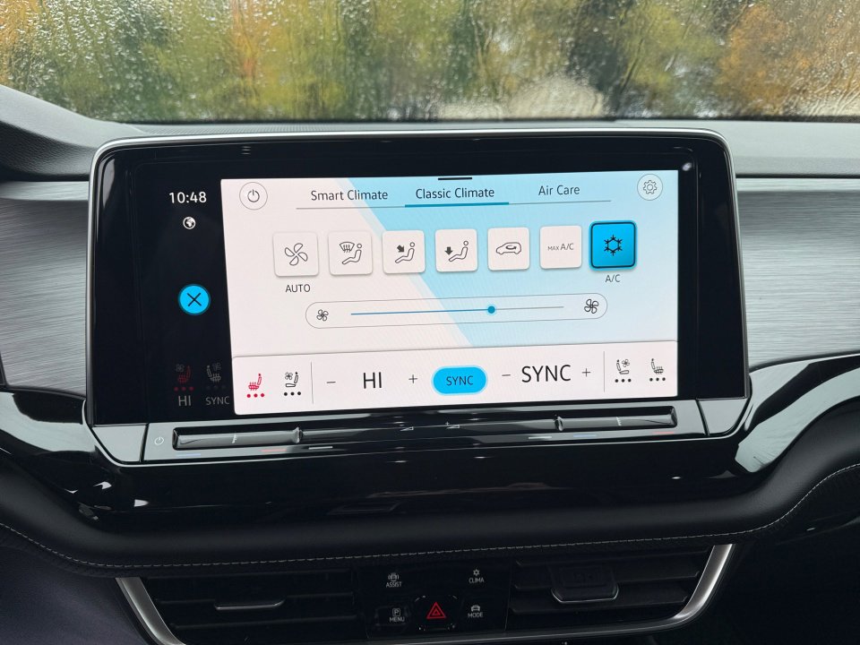 New 2026 Volkswagen Atlas Cross Sport SE image 18