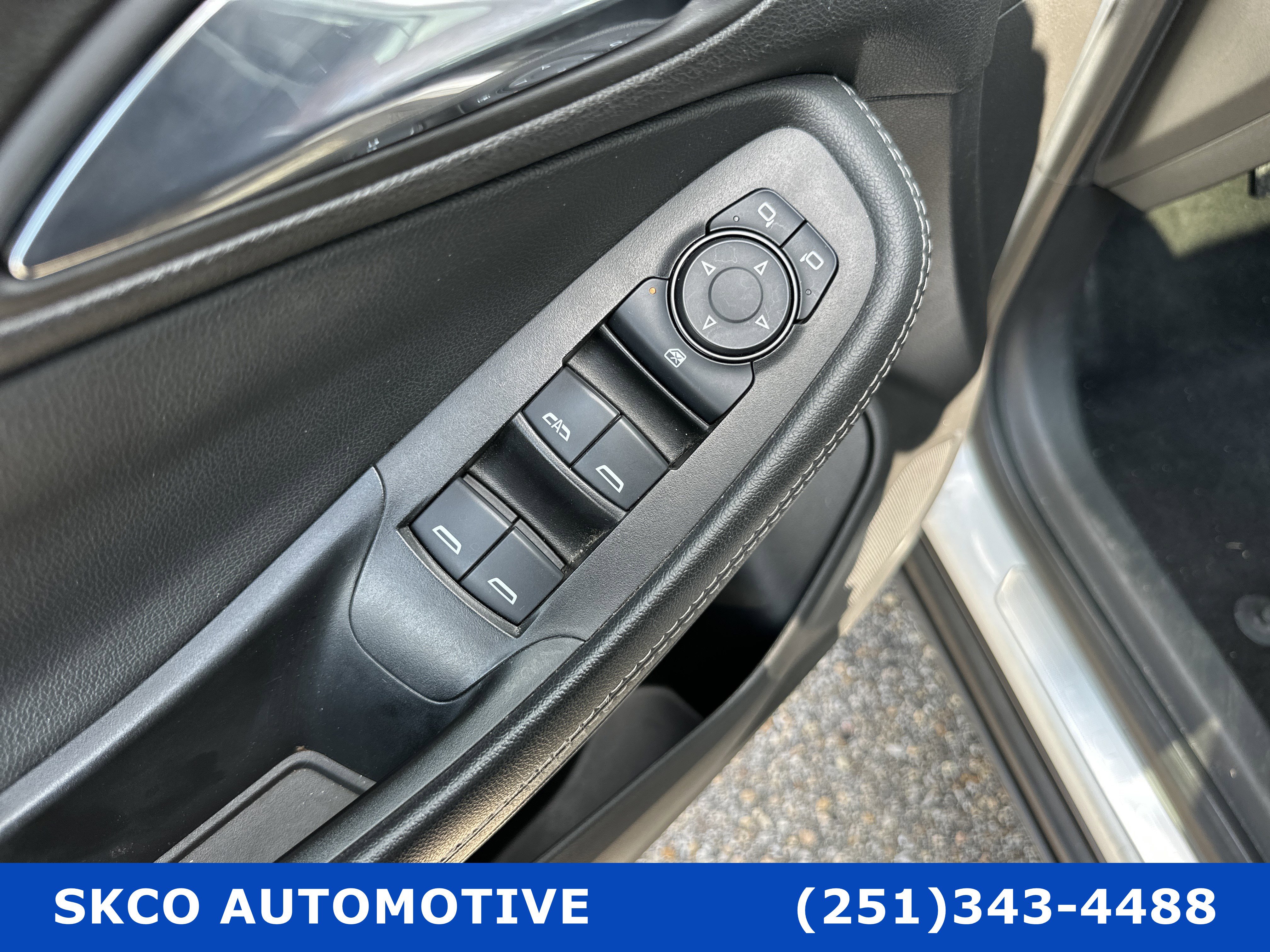 Used 2021 Buick Encore GX Essence w/ Experience Buick Package image 21