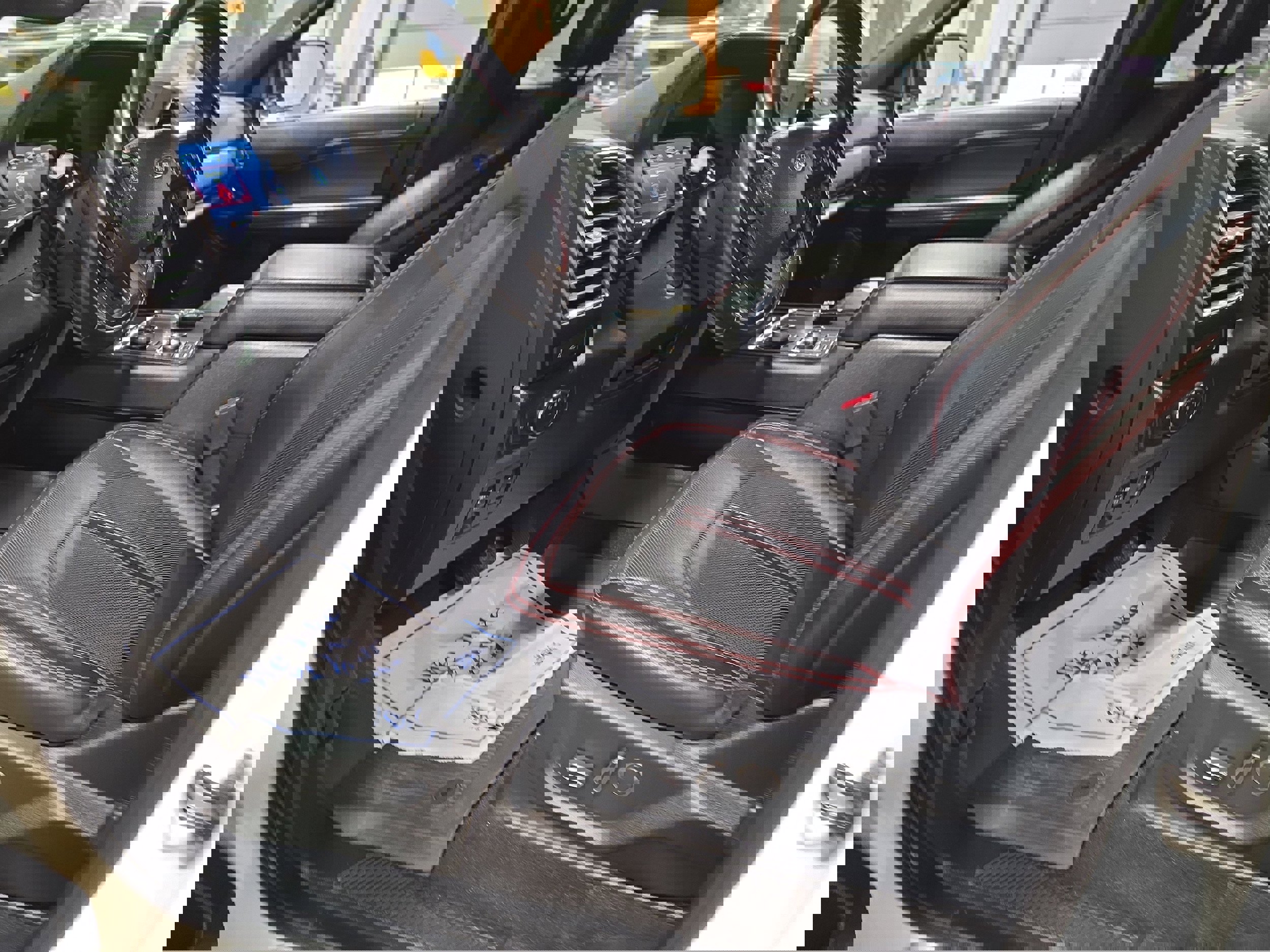 Used 2020 Ford Expedition Limited w/ Equipment Group 303A image 12