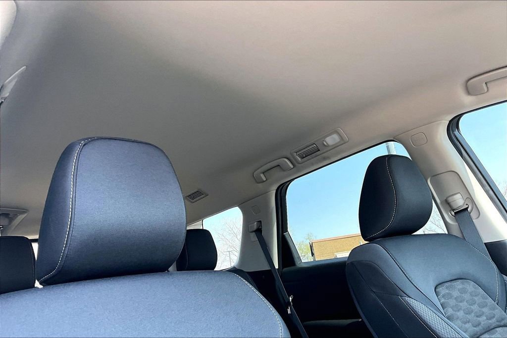 Used 2025 Nissan Pathfinder S image 22