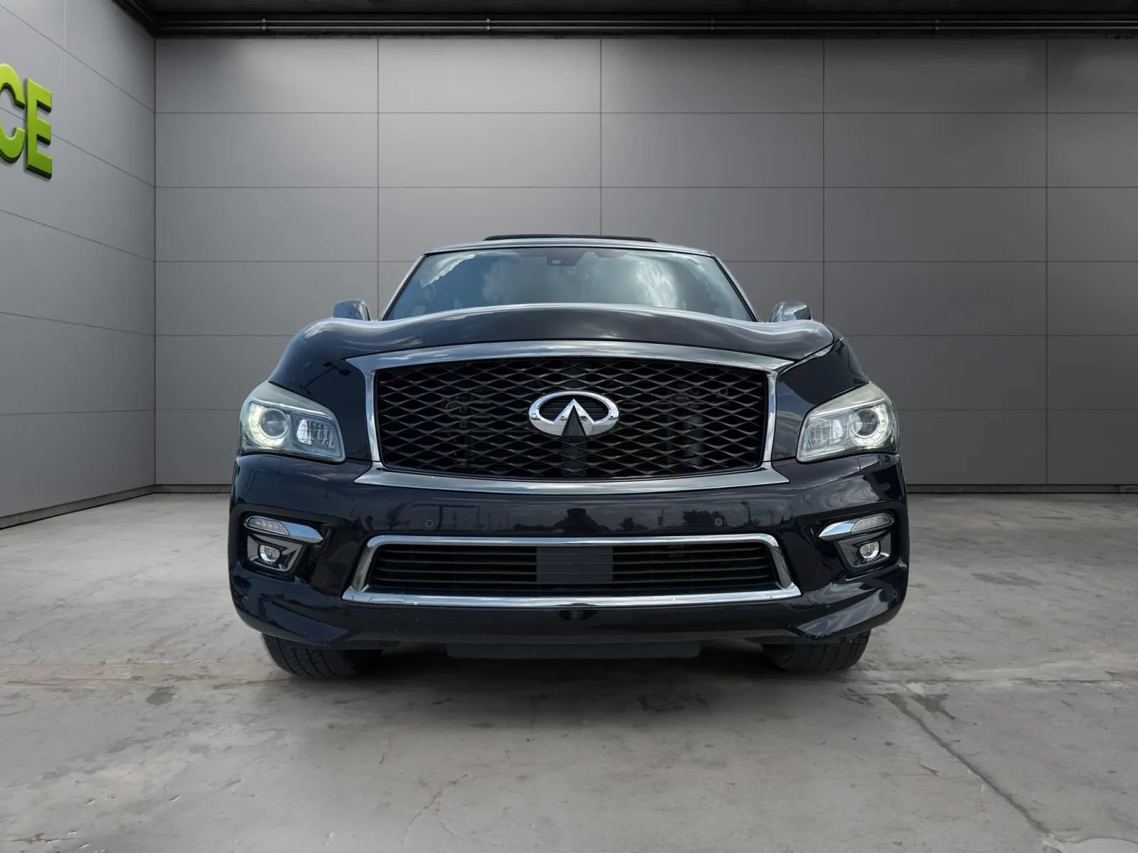 Used 2017 INFINITI QX80 Limited w/ All Season Package AWD/4WD image 3