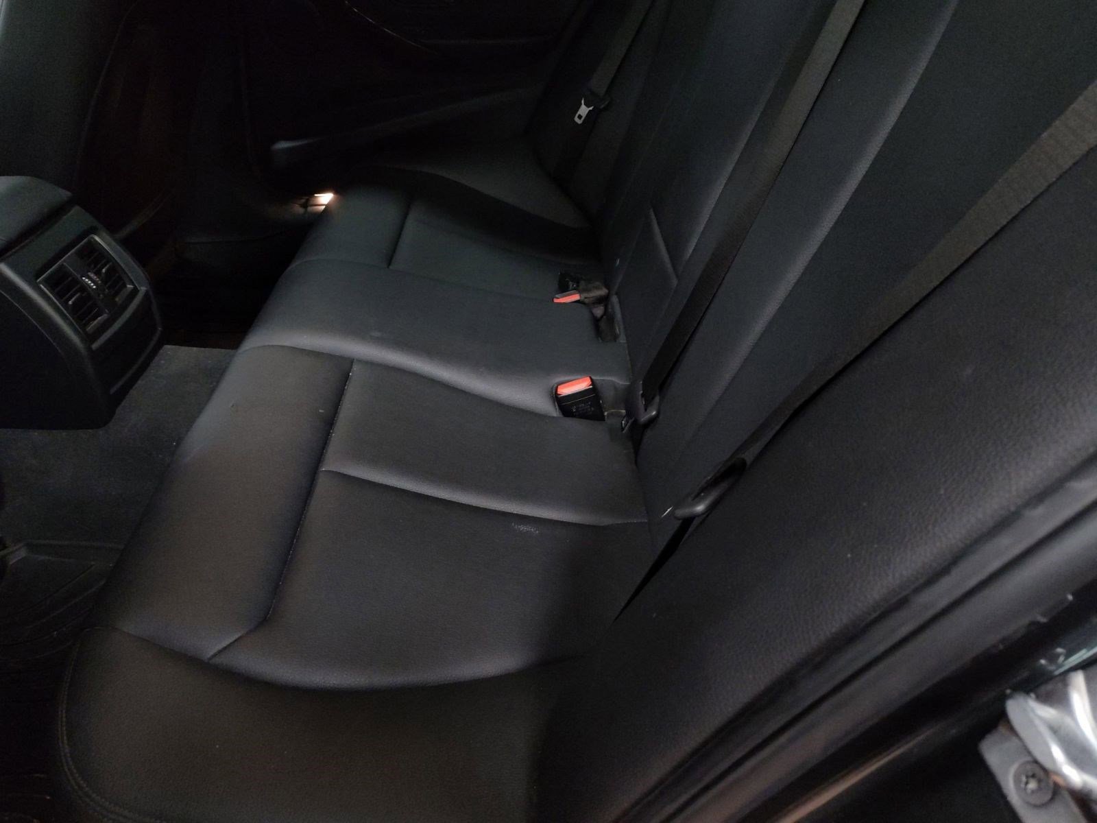 Used 2017 BMW 320i xDrive Sedan image 18