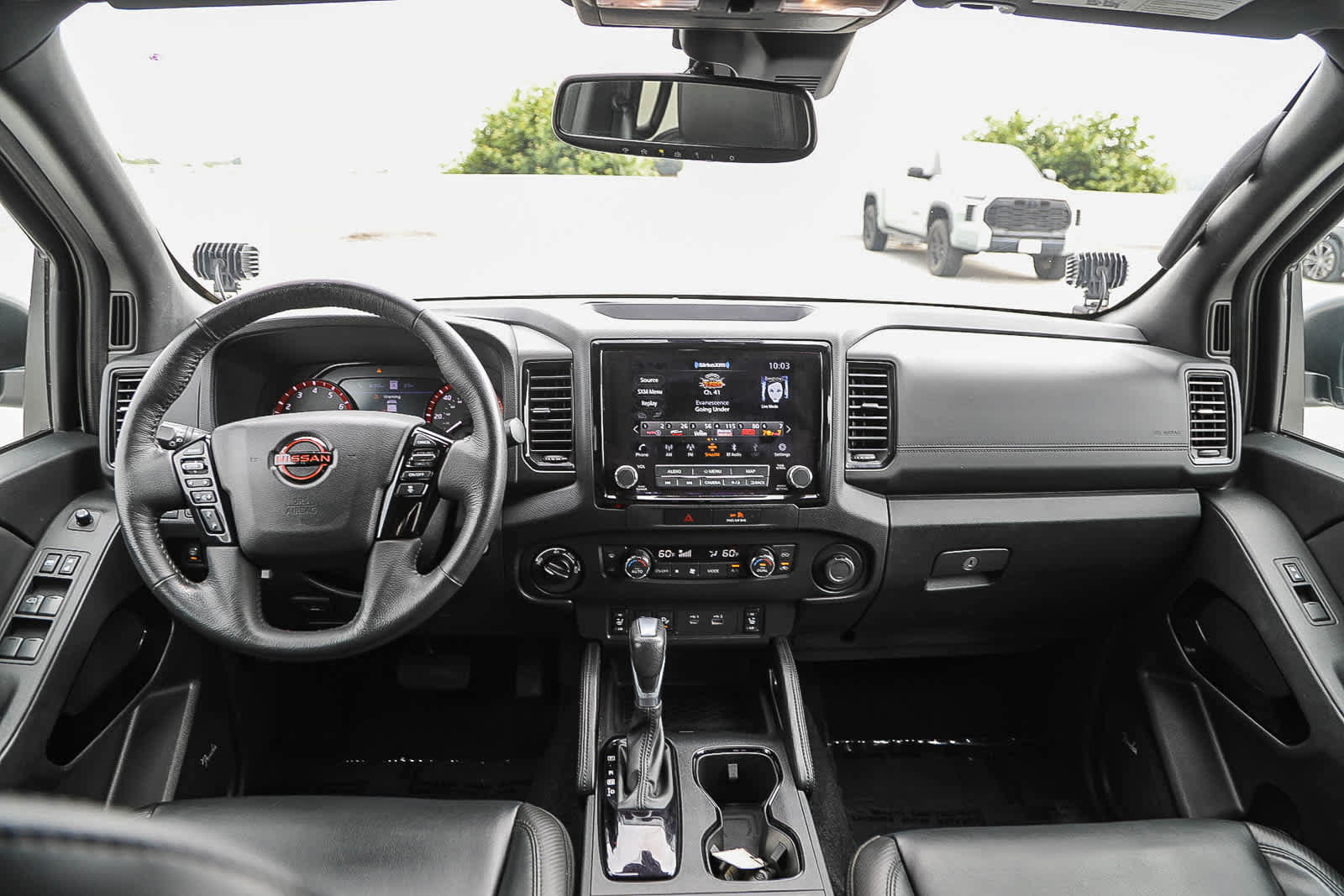 Used 2022 Nissan Frontier PRO-4X w/ Pro-4X Premium Package AWD/4WD image 12