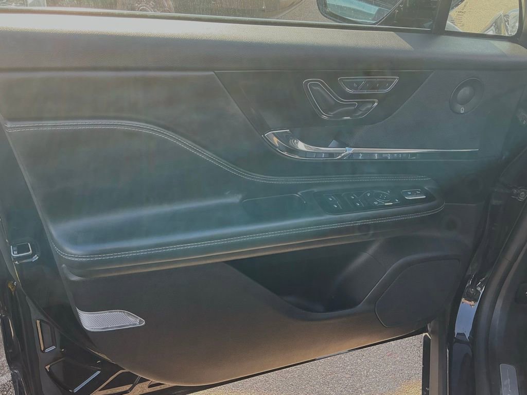 Used 2023 Lincoln Corsair Grand Touring w/ Equipment Group 302A image 8