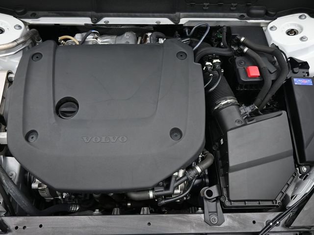 Used 2022 Volvo XC60 B6 R-Design w/ Protection Package Premier image 34