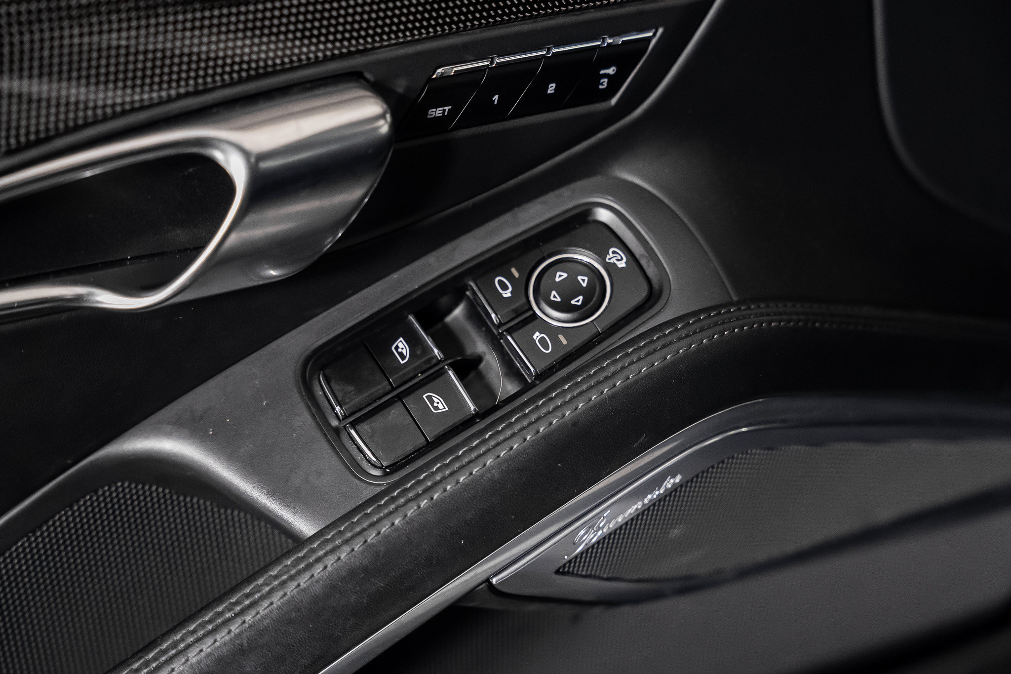 Used 2014 Porsche 911 Turbo S AWD/4WD image 54
