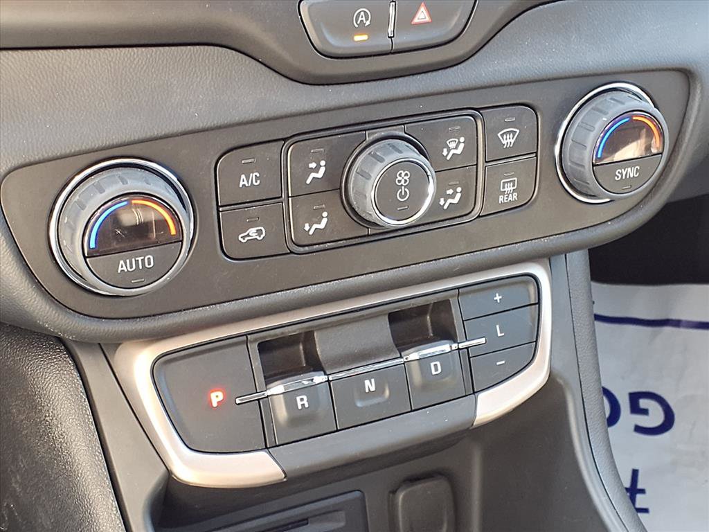 Used 2023 GMC Terrain Denali w/ Black Diamond Edition image 8