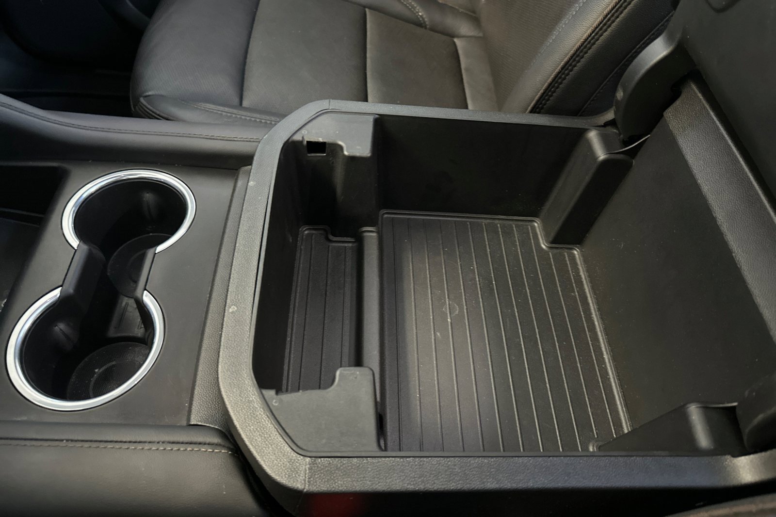 Used 2024 Chevrolet Tahoe High Country w/ Premium Package image 31