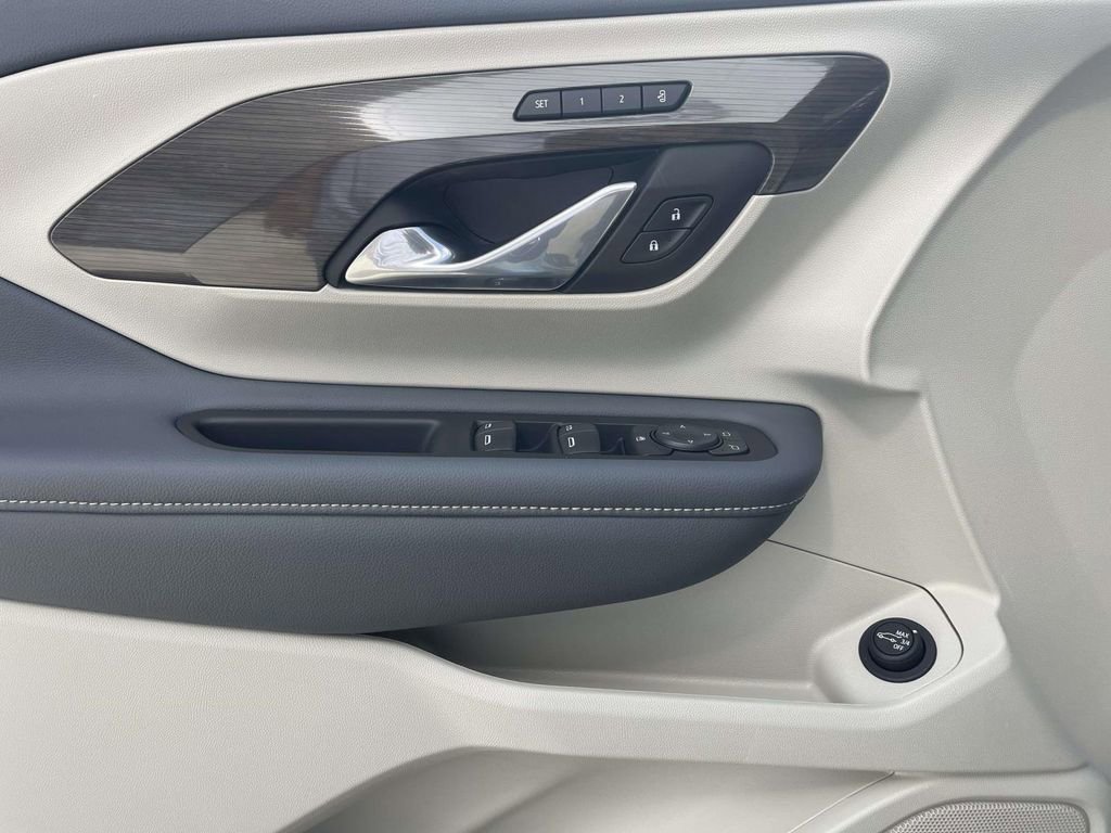 Used 2024 GMC Terrain Denali w/ Denali Premium Package image 19