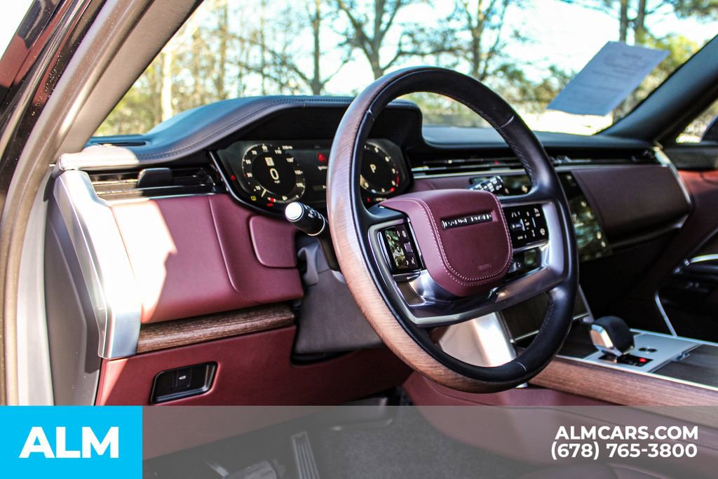 Used 2025 Land Rover Range Rover Autobiography image 18