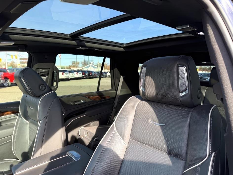 Certified 2022 Cadillac Escalade Premium Luxury w/ Performance Package image 14