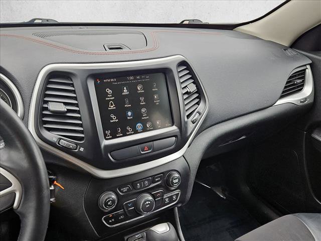 Used 2015 Jeep Cherokee Trailhawk AWD/4WD image 15