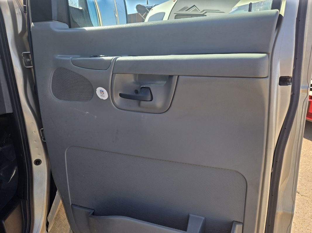 Used 2007 Ford E-350 and Econoline 350 XL RWD image 21