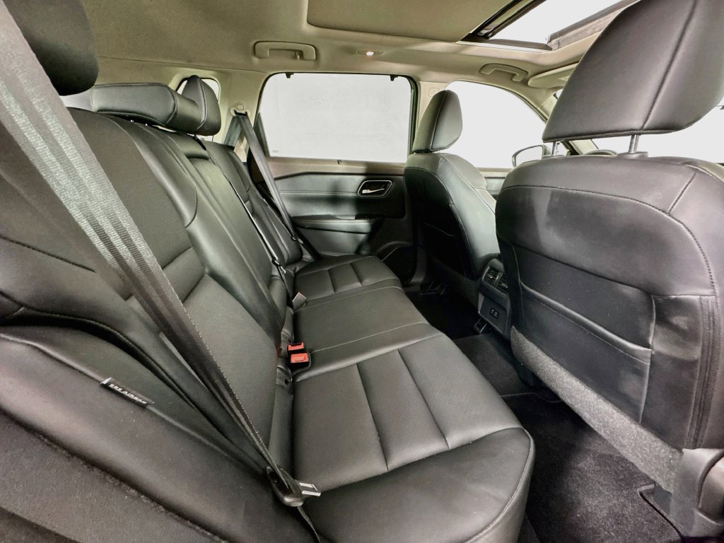 Used 2021 Nissan Rogue SV w/ Premium Package FWD image 34