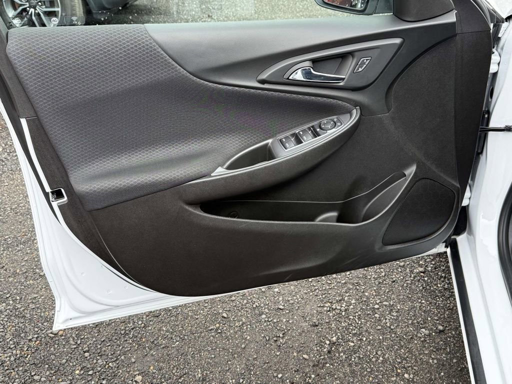 Used 2023 Chevrolet Malibu LT image 24