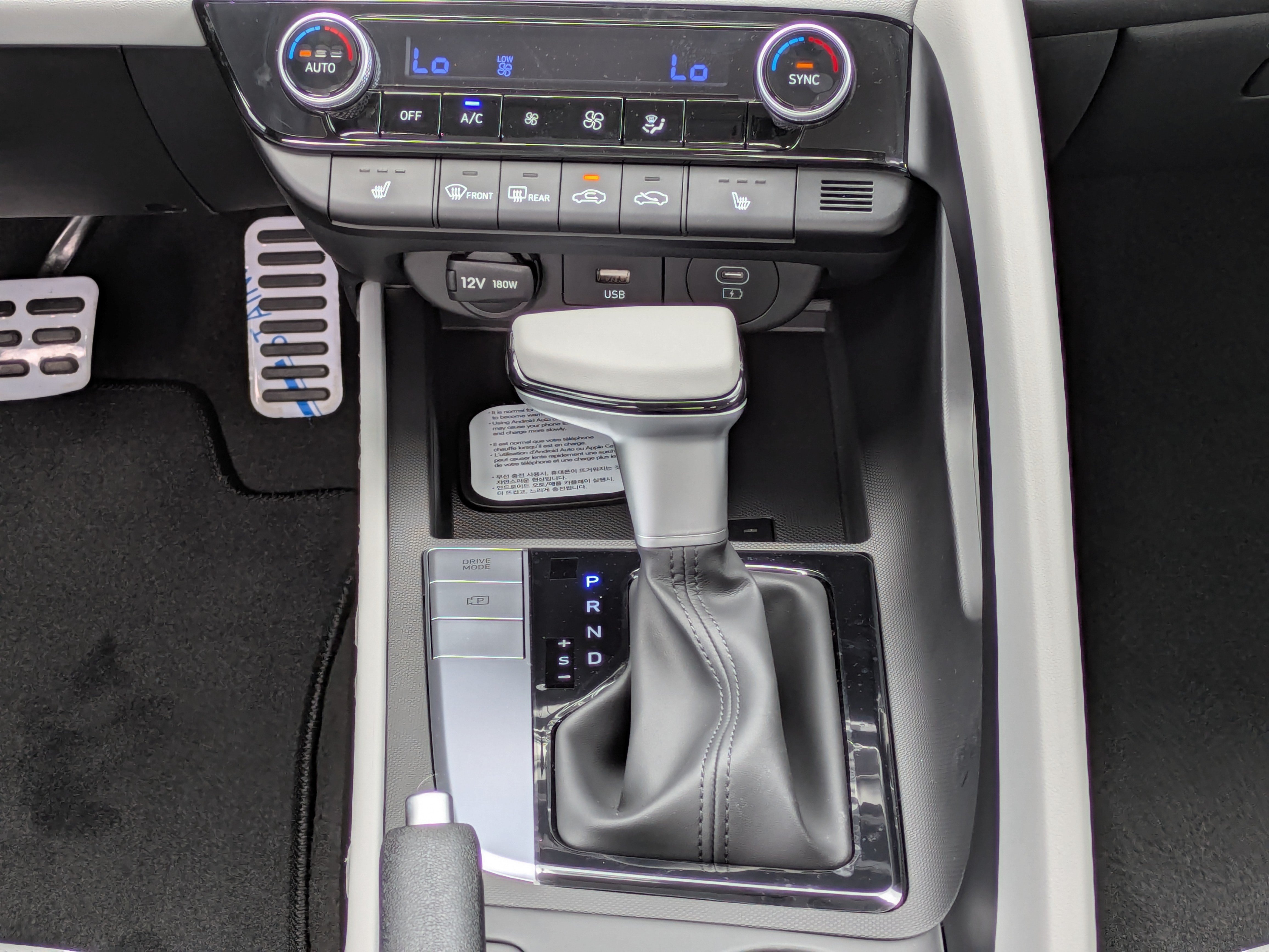 New 2026 Hyundai Elantra SEL Sport FWD image 16