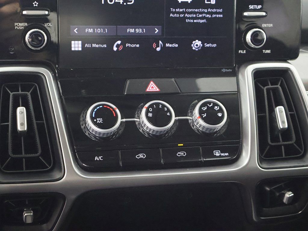 Used 2023 Kia Sorento LX image 40