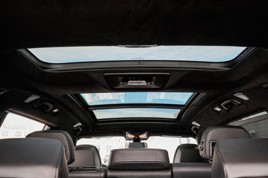 Used 2022 BMW X7 M50i image 24