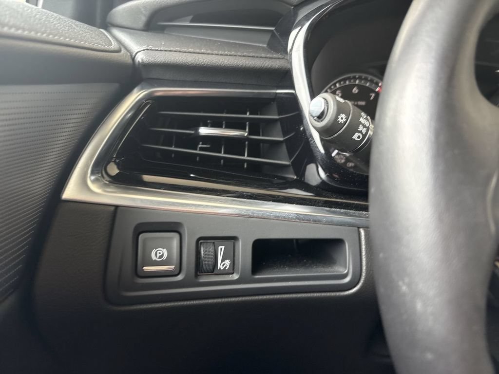 Certified 2025 Cadillac XT6 Premium Luxury AWD/4WD image 18