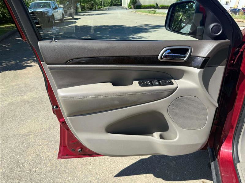 Used 2013 Jeep Grand Cherokee Laredo image 31