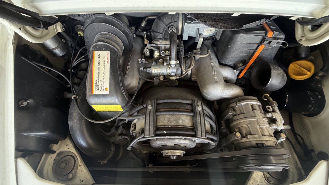 Used 1987 Porsche 911 Carrera RWD image 40