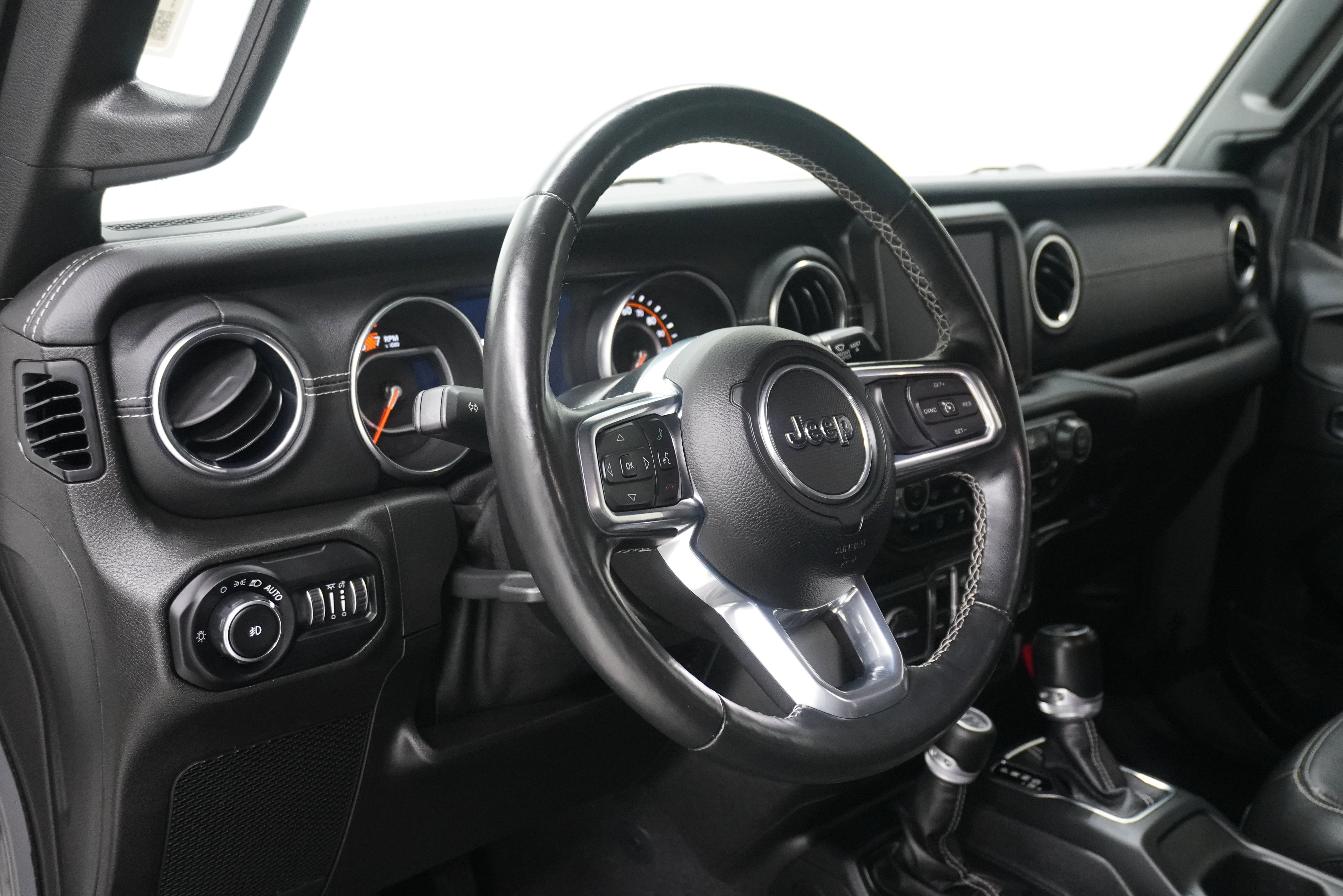 Used 2021 Jeep Wrangler Unlimited Sahara AWD/4WD image 12