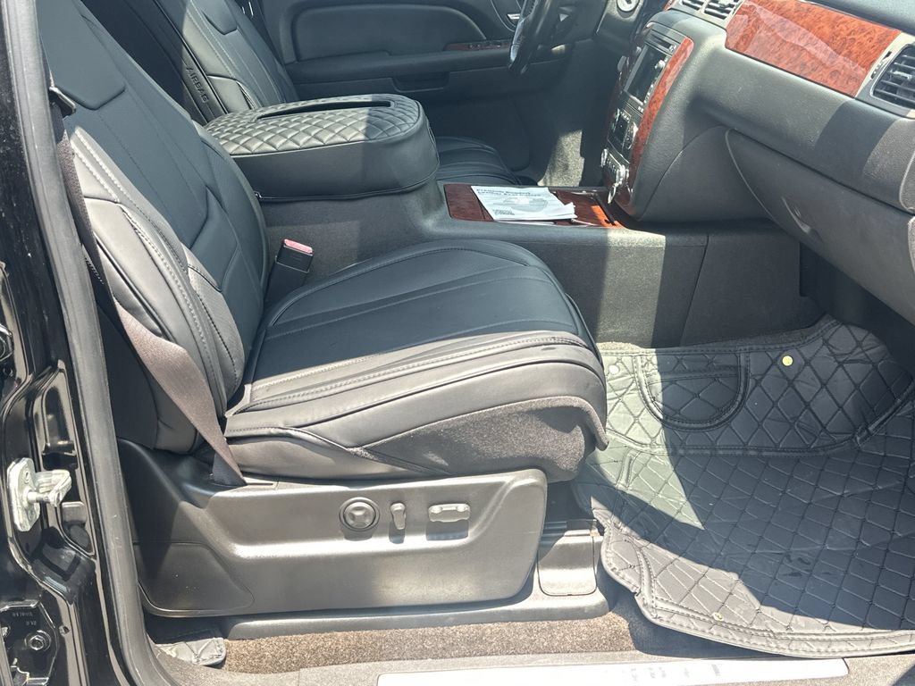 Used 2009 Chevrolet Suburban LTZ AWD/4WD image 14