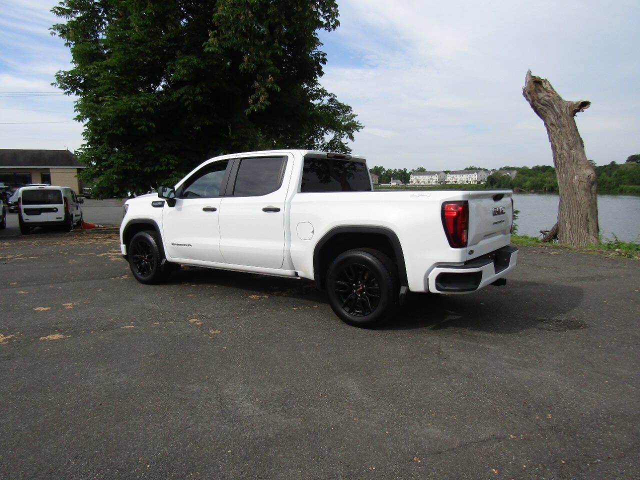 Used 2024 GMC Sierra 1500 Pro w/ Graphite Edition AWD/4WD image 34