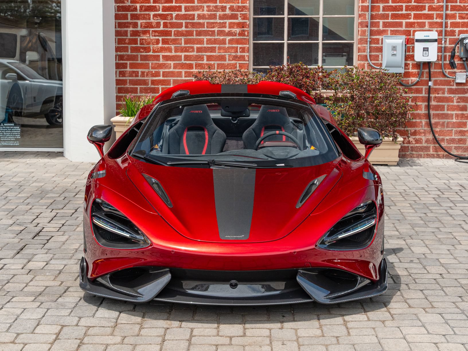 Used 2022 McLaren 765LT RWD image 22