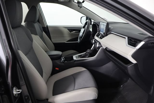 Used 2019 Toyota RAV4 XLE w/ Convenience Package AWD/4WD image 18
