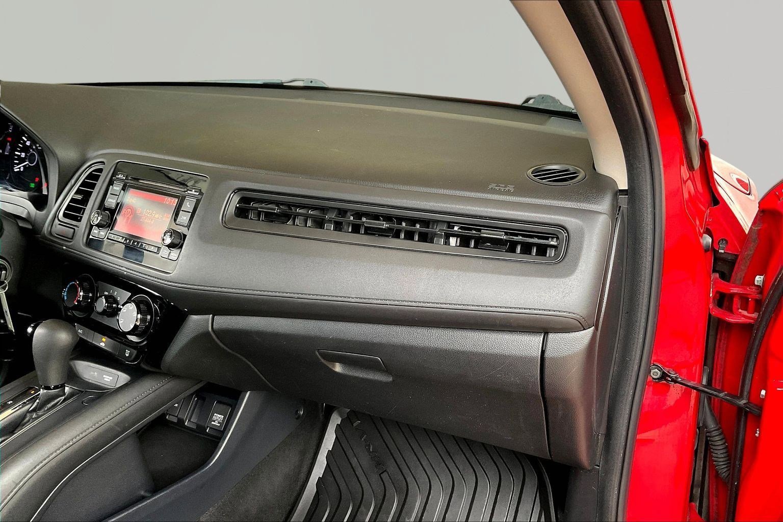 Used 2018 Honda HR-V LX image 25