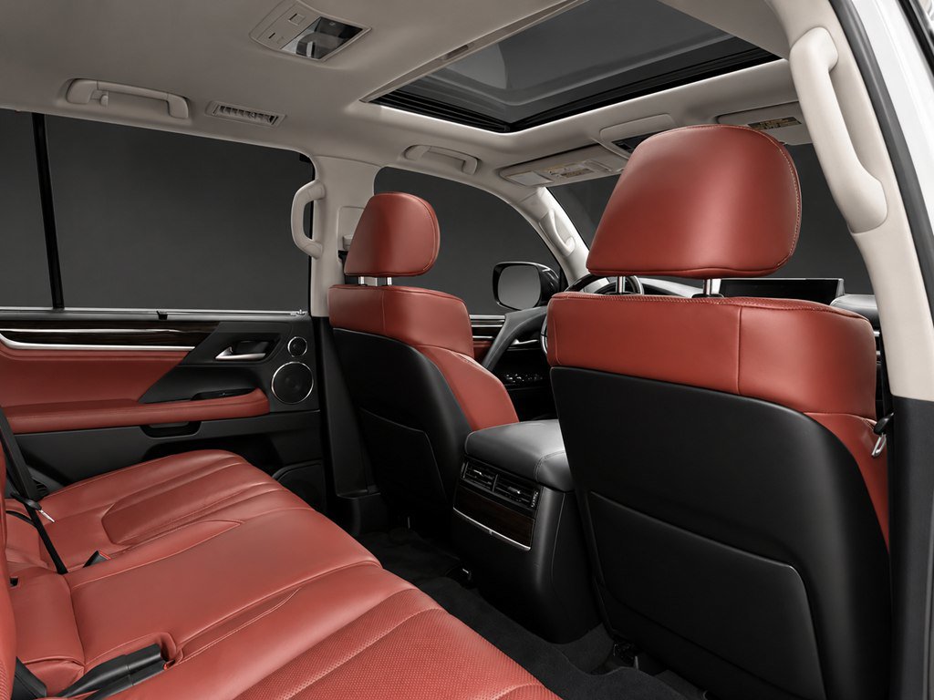 Used 2020 Lexus LX 570 4WD w/ Luxury Package image 25