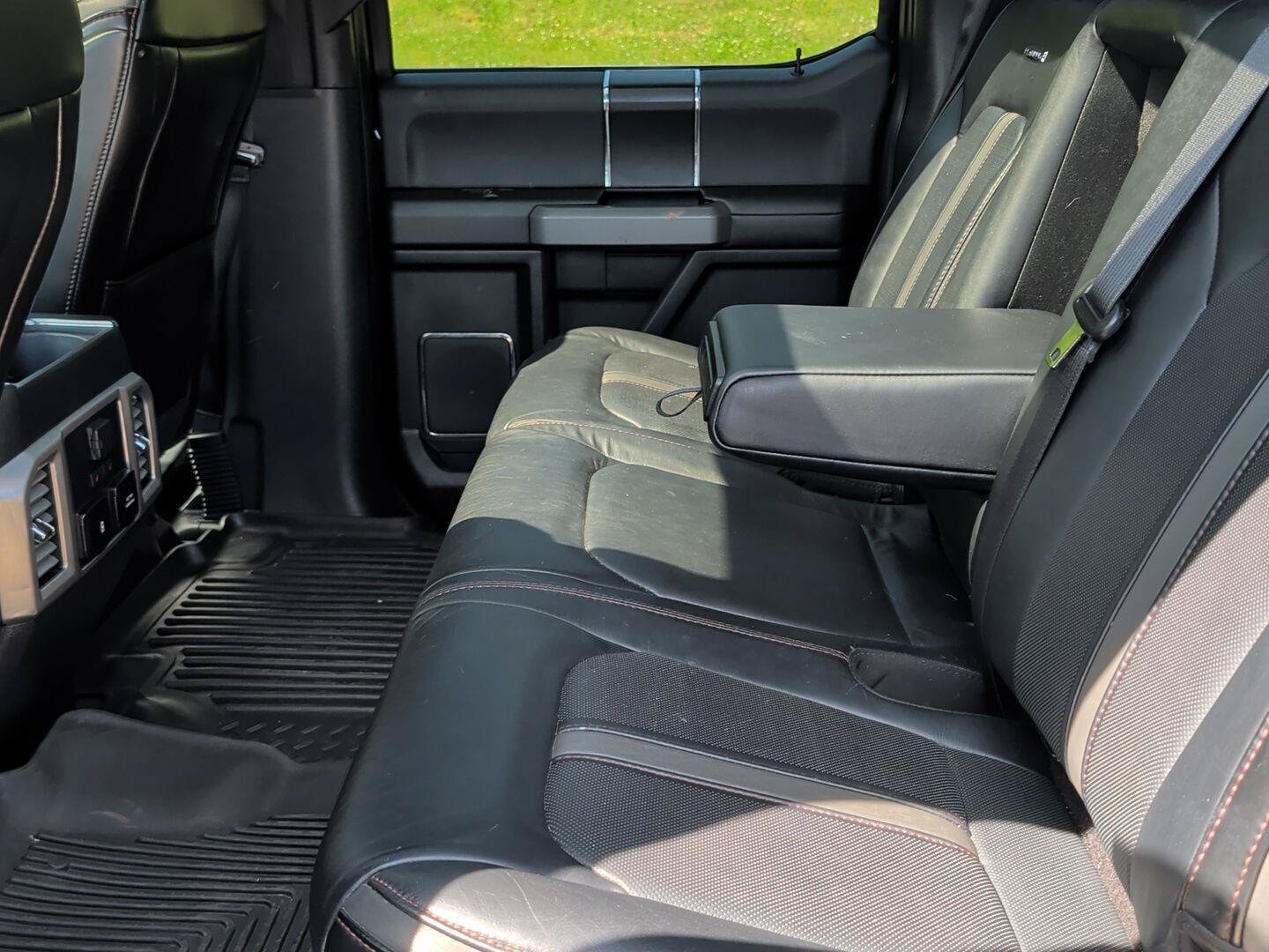 Used 2019 Ford F150 Platinum w/ Equipment Group 701A Luxury AWD/4WD image 28