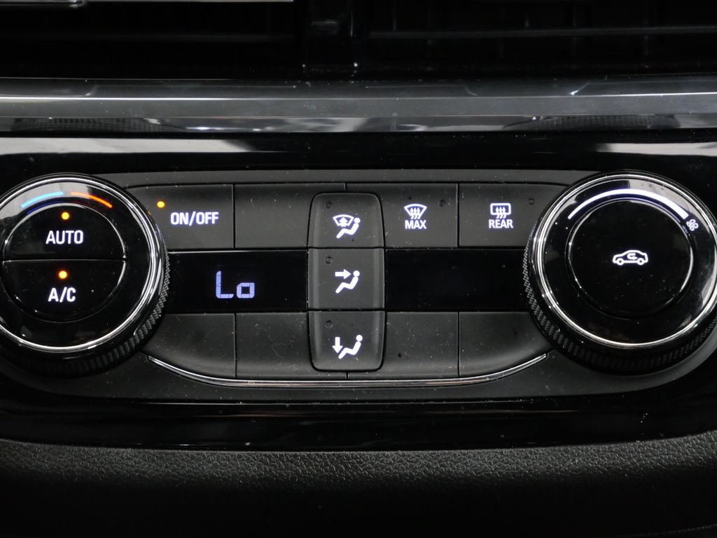 Used 2025 Buick Envista Sport Touring FWD image 18