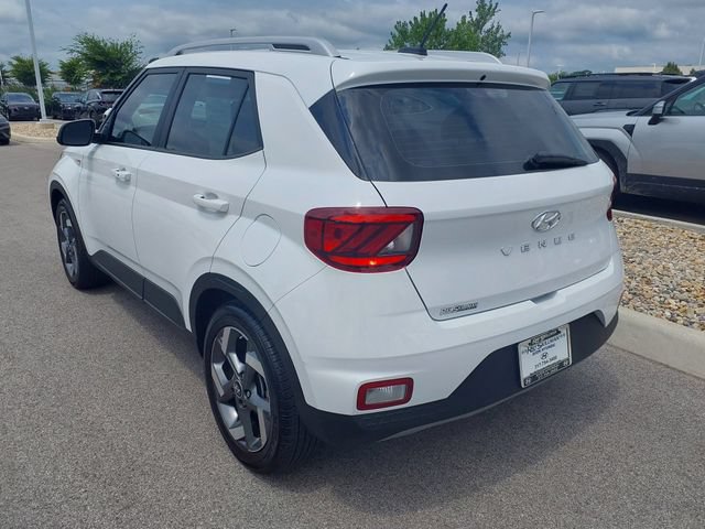 Certified 2025 Hyundai Venue SEL FWD image 8