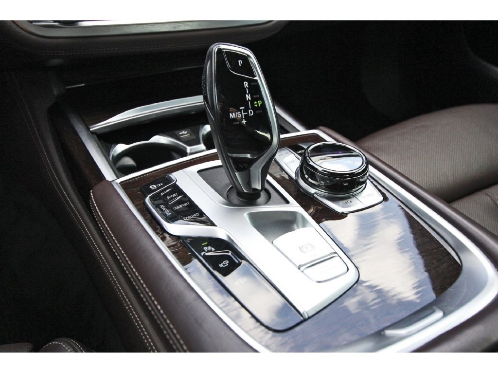 Used 2022 BMW 750i xDrive w/ Executive Package AWD/4WD image 31